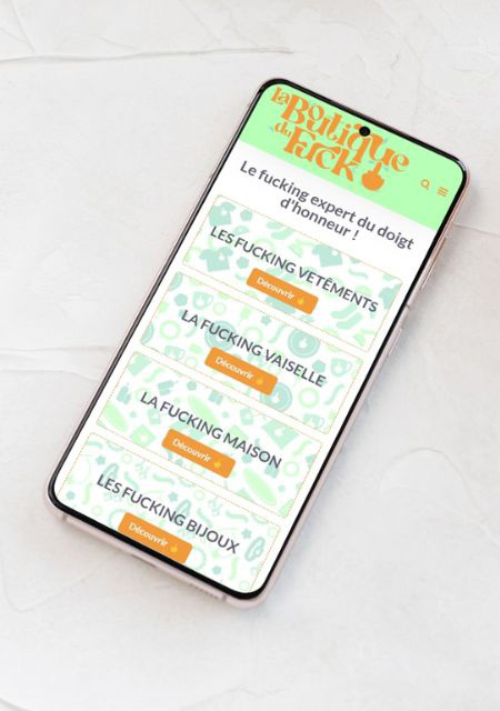 Mockup du site La Boutique du Fuck responsive sur iPhone
