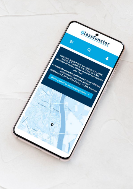 Mockup site Glassfonster responsive téléphone